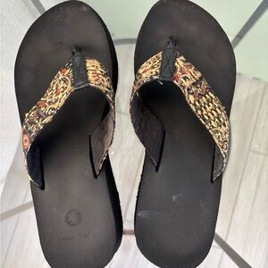 Black &Gold Patterned Women’s Flip Flop Sandals